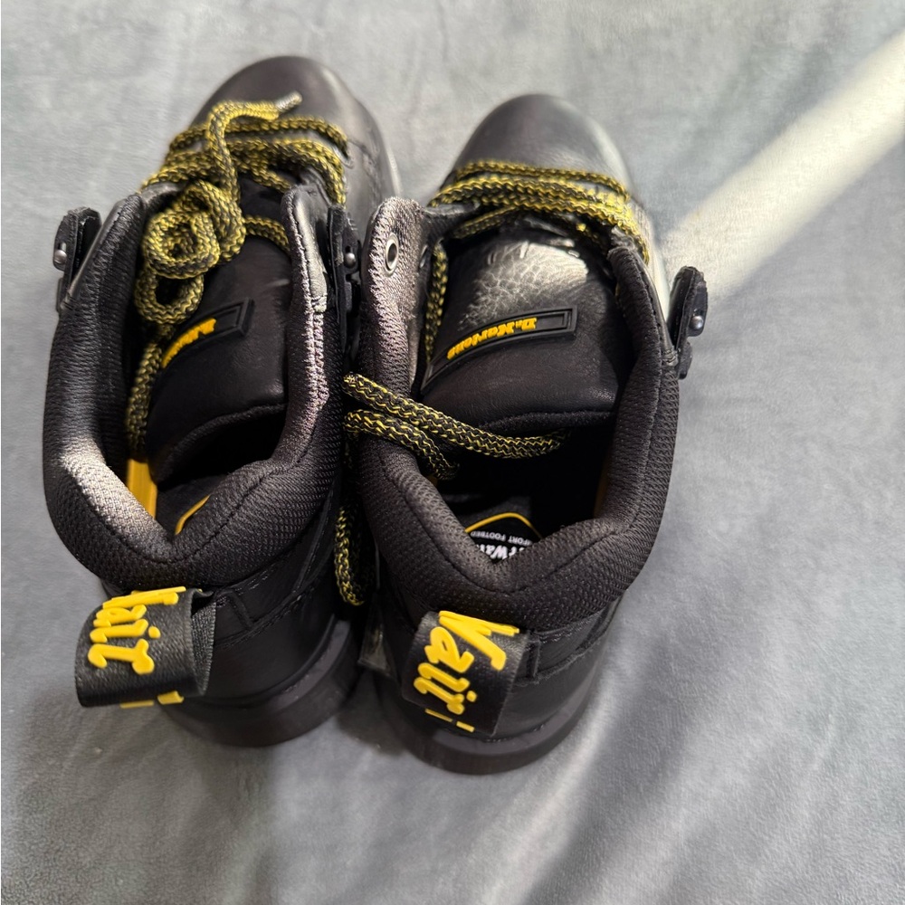 Dr. Martens Womens Woodard Boot - Picture 3 of 5